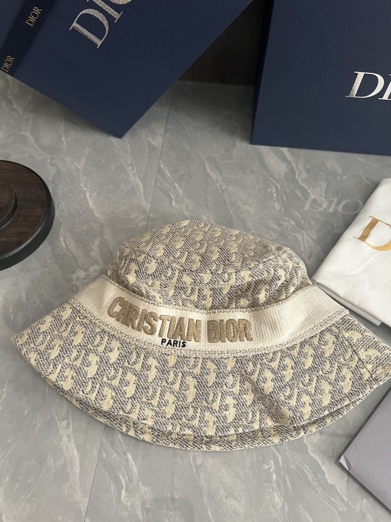 CHRISTIAN DIOR